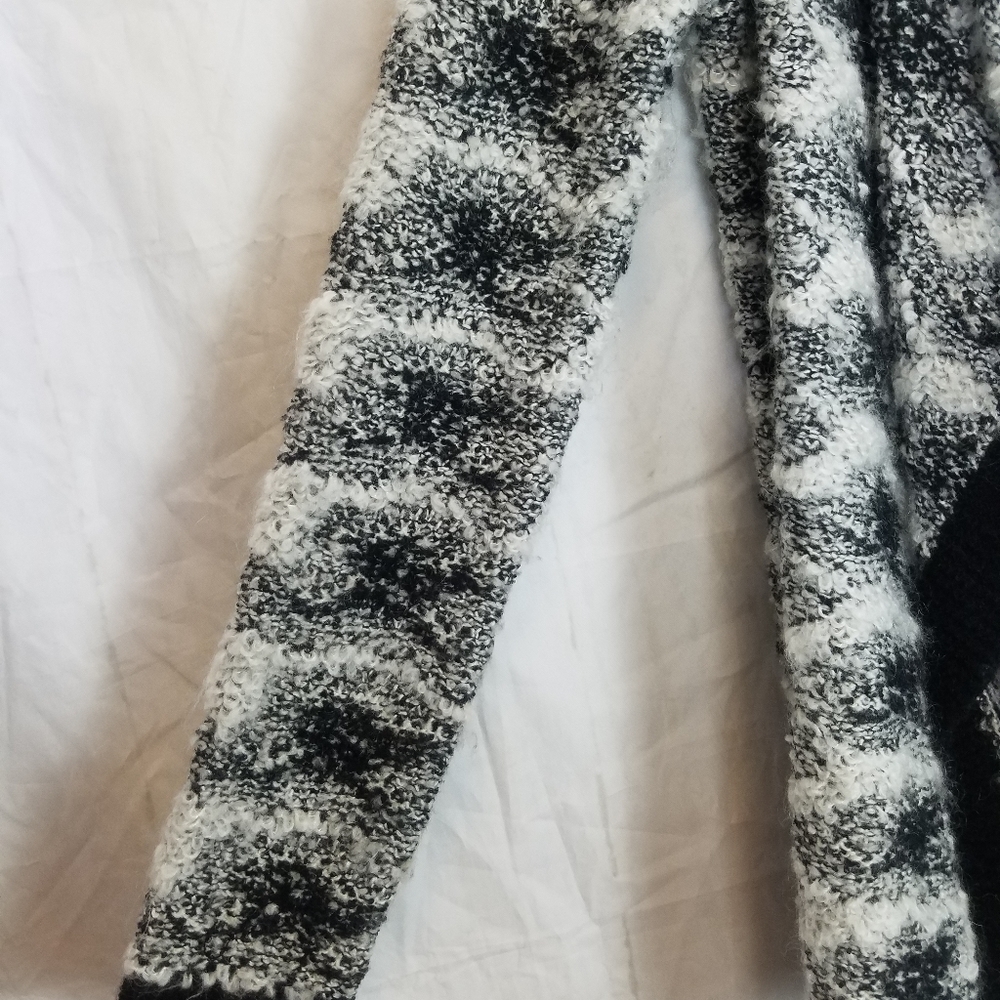 Lou &  grey cardigan sweater - Picture 7 of 10